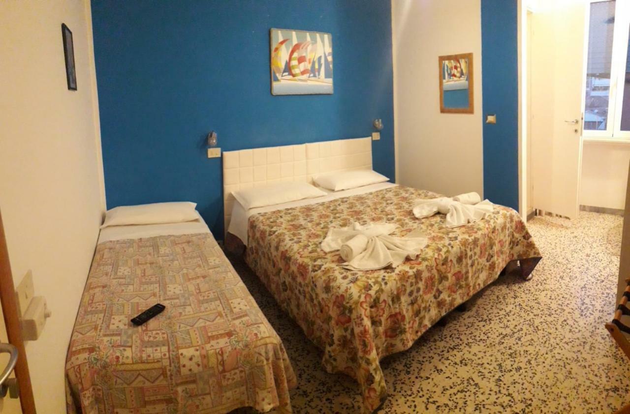 רימיני Hotel Edy מראה חיצוני תמונה