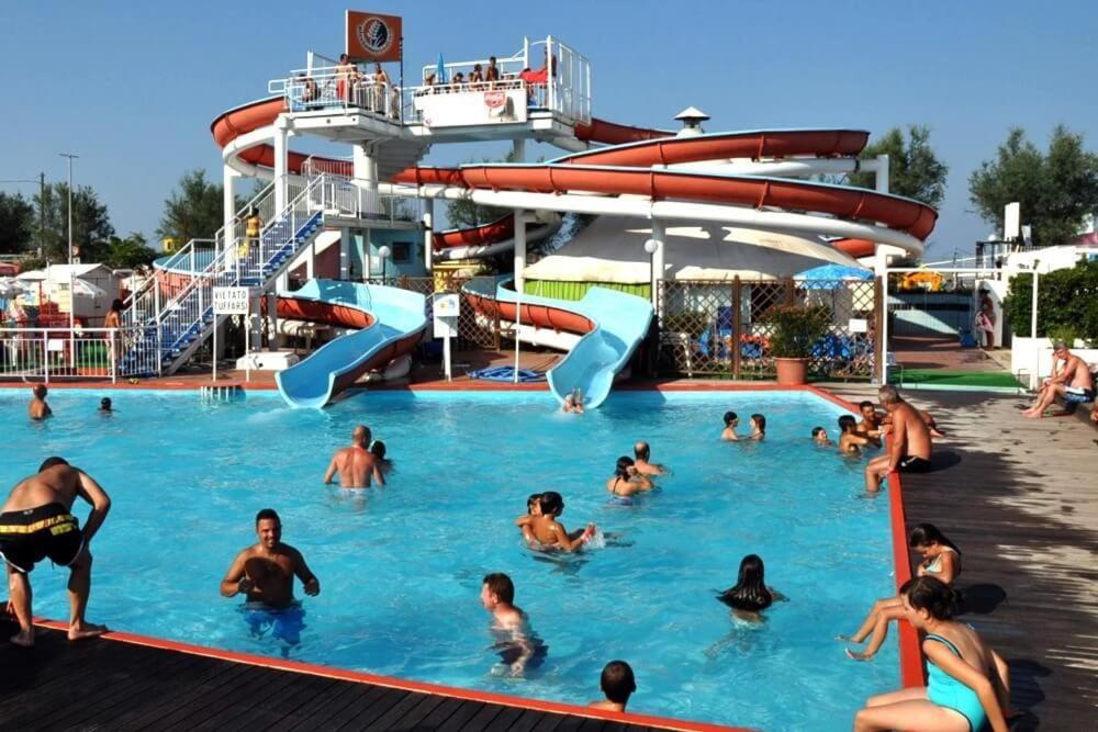 רימיני Hotel Edy מראה חיצוני תמונה