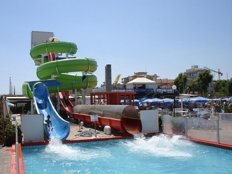 רימיני Hotel Edy מראה חיצוני תמונה