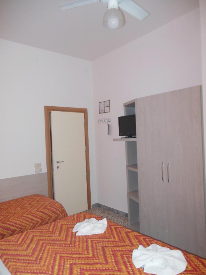 רימיני Hotel Edy מראה חיצוני תמונה